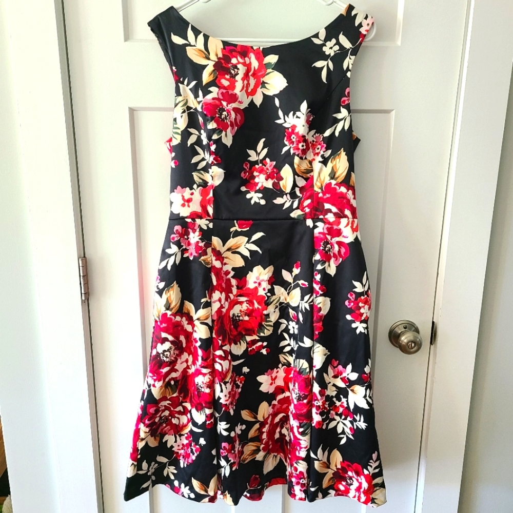 NWOT White House Black Market Red Floral Flower Swing Cocktail Pocket Dress 12